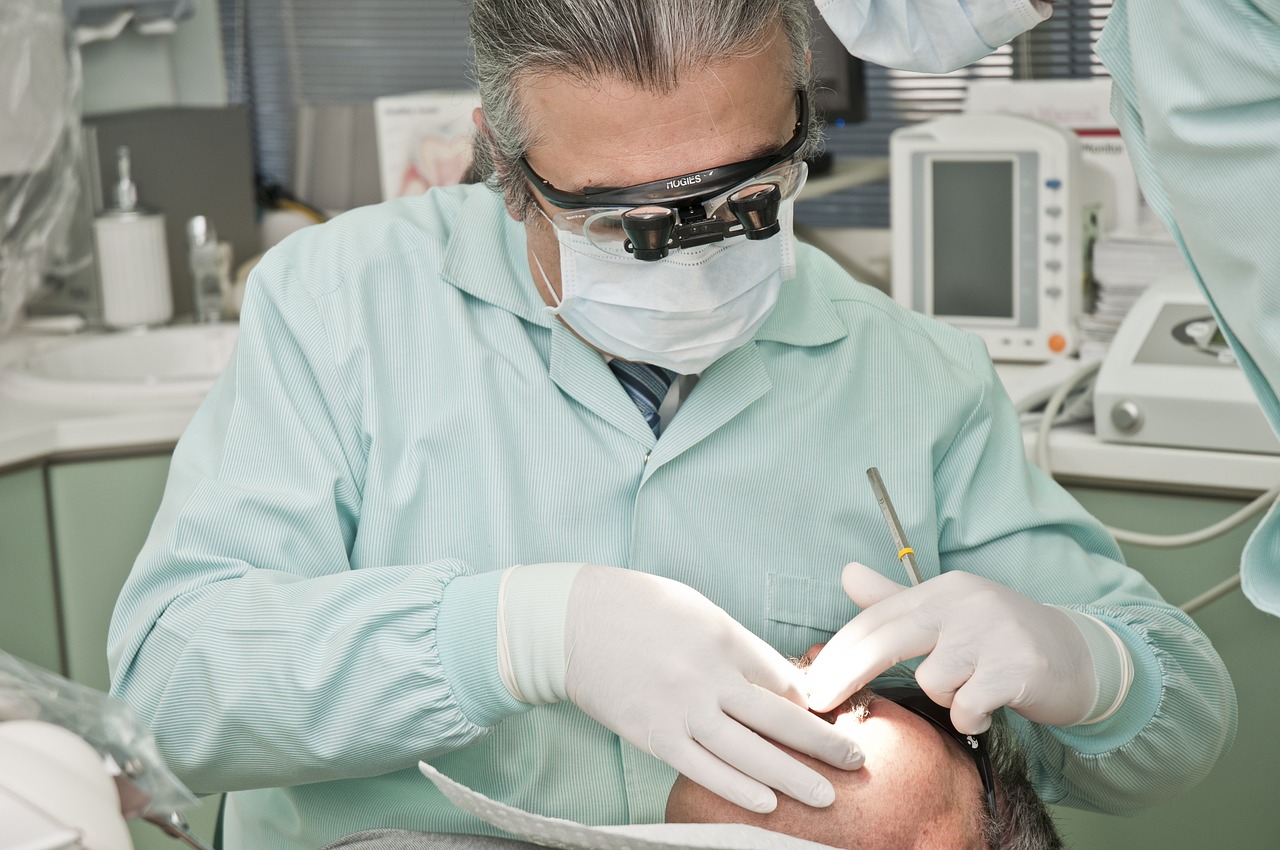 Zahnchirurg